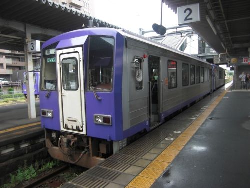 【JR西日本】 2011.10月 「キハ120形 キハ120-301 “関西線用 300番台”:加茂駅」