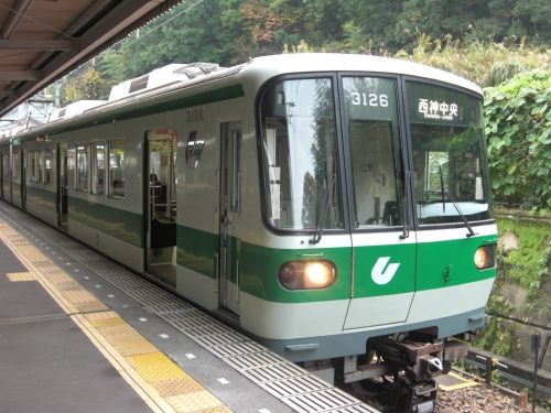 【神戸市交通局】 2011.11月 「地下鉄 3000形 3126 “3代目西神山手線用車両”:谷上駅」