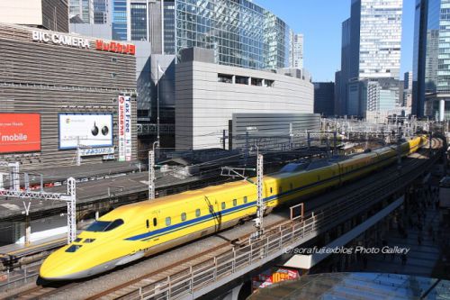 東京駅に向かうドクターイエロー