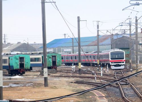 京葉線の車両も出場?@車窓からの秋田総合車両センターウォッチング