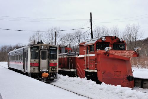 宗谷本線のレトロな駅舎(雄信内駅)