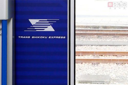 JR四国の新型特急車2600系 「革新的車両」の名、四半世紀を越え受け継ぐ