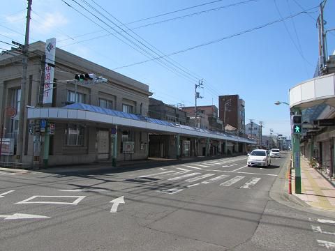 駅から離れた場所に、唐突に出現する?アーケード街。 【2016年05月 香川県善通寺市】
