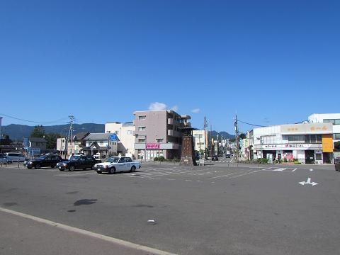 駅前広場がダダッ広く見える、東北本線「白石」駅。 【2016年08月 宮城県白石市】