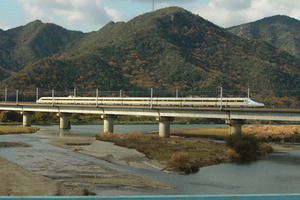 忠臣蔵の舞台にある山陽新幹線の名所へ向かう