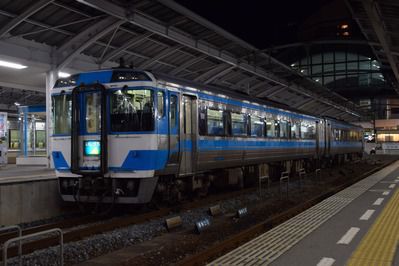 高松駅での懐かしい並び