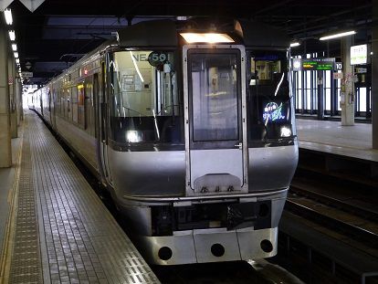785系の一部は特急「すずらん」でまだまだ活躍!!残存する10両はNE-501編成&NE-502編成!