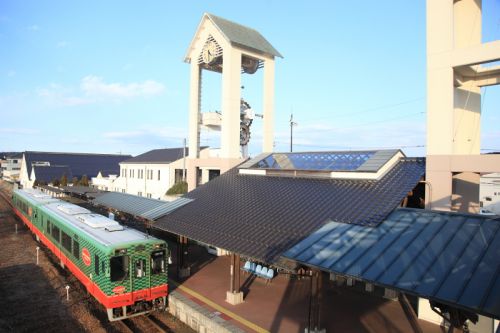 楽しい美しい益子駅