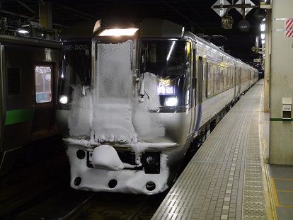 3月3日ダイヤ改正前夜!「スーパーカムイ」で使用した785系・789系1000番台の札幌への回送列車