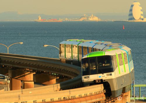 東京湾アクアラインとモノレール