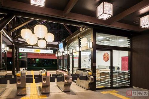 西武秩父駅がリニューアル 地元の提灯、杉を使用 四季ごとののれんも(画像16枚)