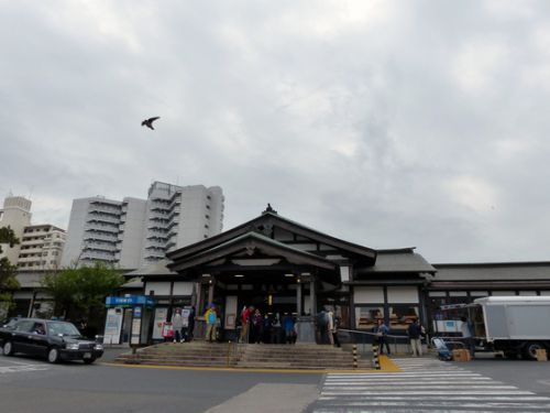 高尾駅は「つばめ祭り」?
