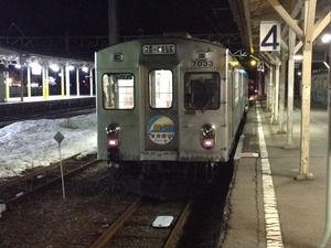 桜にはまだ早い?青森での弘南鉄道の撮影より