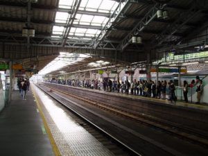 何で乗り換えさせられるの?鉄道旅行の難点を楽しみに変える考え方