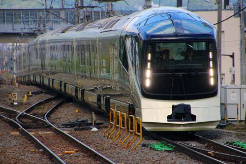2017.05.06 クルーズトレイン「TRAIN SUITE 四季島」竜王駅通過