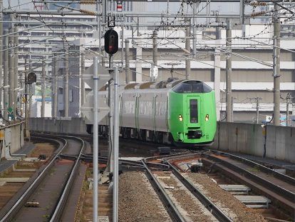 JR琴似駅の渡り線で折り返すようになった789系0番台「ライラック」