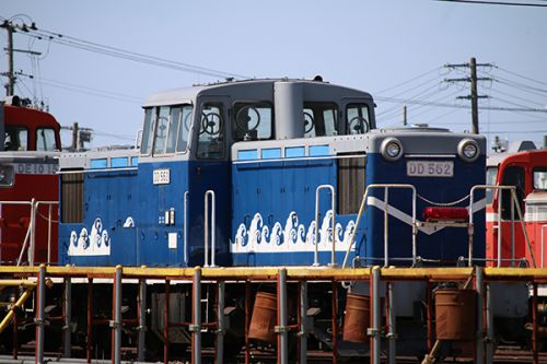 残り少なくなってきたDD13タイプ(秋田臨海鉄道のDD56)がいた