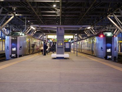 旭川駅で1日3回だけの「カムイ」×「カムイ」の並び