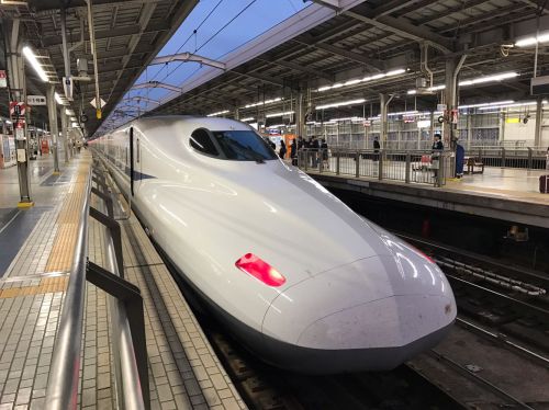 超快適でコスパ抜群!新大阪〜東京間で新幹線「ひかり」グリーン車を普通車指定席以下の値段で乗車してみた。-エクスプレス予約「IC早得タイプB」がオススメ!-