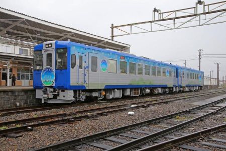 小海線の新しい観光列車「HIGH RAIL 1375」