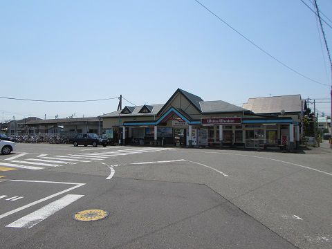 小松島市街地の実質的な表玄関・南小松島駅。 【2016年05月 徳島県小松島市】