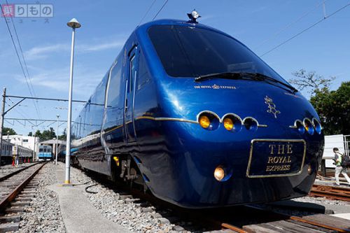 伊豆観光列車「ザ ロイヤルエクスプレス」登場 その特徴は? 「ほんとに車内?」多数(写真67枚)