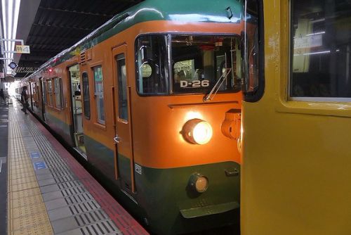 115系湘南色 岡山駅