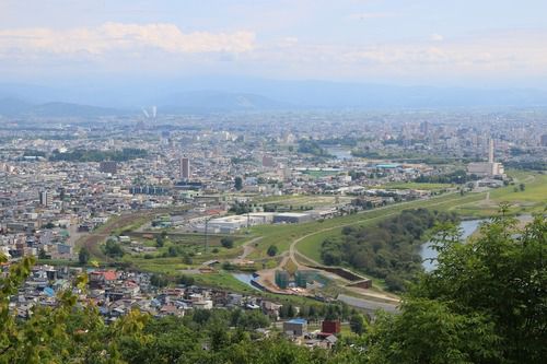 嵐山展望台から見る近文駅とその周辺
