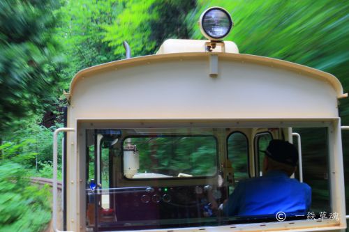 夏は森林鉄道へ