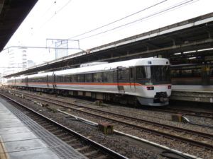 名古屋から長野!211系ロングシートで塩尻駅へ(名古屋駅→塩尻駅)【青春18きっぷ2017夏その1】