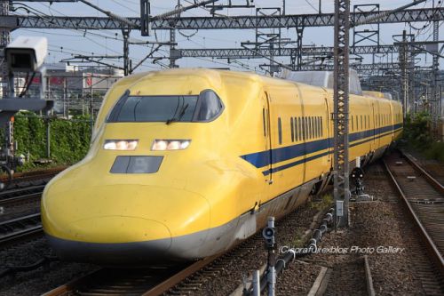 ドクターイエロー 米原駅入線
