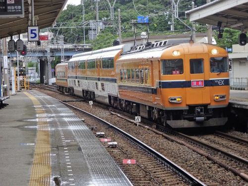 近鉄 III代目「ビスタカー」 ビスタEX 30000系
