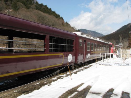 ホリデー快速河口湖号→フジサン特急→快速きそスキーチャオ|ネタ列車乗り継ぎで名古屋へ【青春18きっぷ2012春その1】