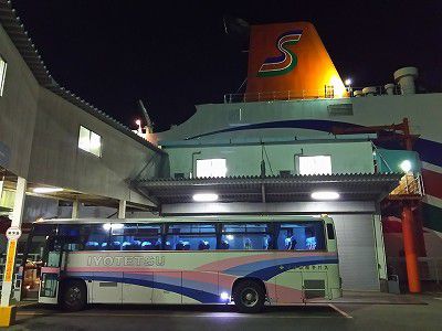 2017年7月12日伊予鉄南予バス 東予港連絡バス~四国開発フェリー おれんじ8(松山駅前~東予港~大阪南港)