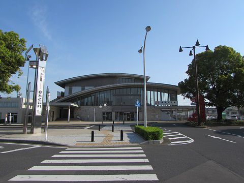 近代美術館?のような美濃太田駅。 【2017年05月 岐阜県美濃加茂市】