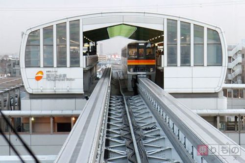 多摩センターは「TT01」、立川北は「TT12」 多摩モノレール、駅ナンバリング導入へ