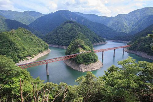 奥大井湖上駅に臨時郵便局開設 11日間限定、写真無料印刷も 大井川鐵道