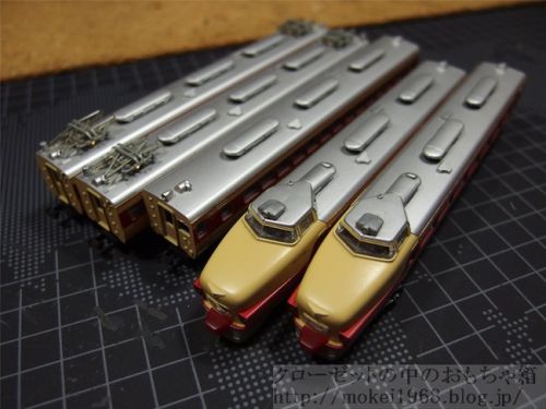三十数年前のKATO 181系特急電車