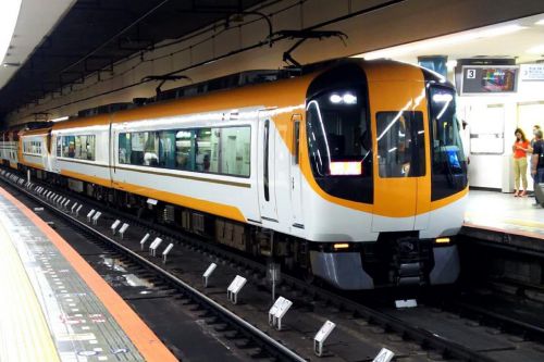 近鉄特急「アーバンライナー」デラックスカー 乗車レポート! 3列独立シートで大阪難波から近鉄名古屋までの2時間をゆったりと過ごせます!