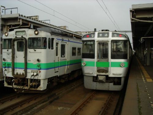北の大空と大地の中で 美々駅 島松ー北広島 2003-10-12