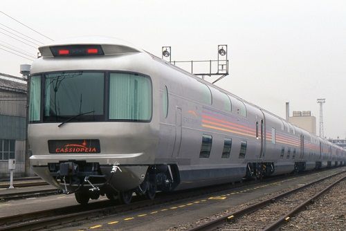 【編集長のつぶやき vol.509】 旅行会社による「貸切豪華寝台列車」の片道バラ売りは、夜行列車復活の兆しか?