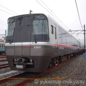 2017年の小田急ファミリー鉄道展・EXEαが横並びで展示