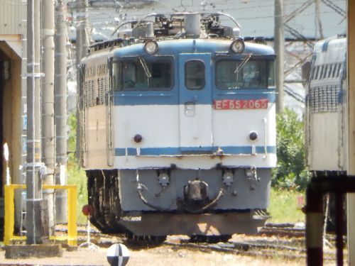 【撮り鉄】JR貨物EF65-2065号機国鉄色 OM出場新鶴見へ 10/26送り込みスジでは18:24新鶴見着の模様