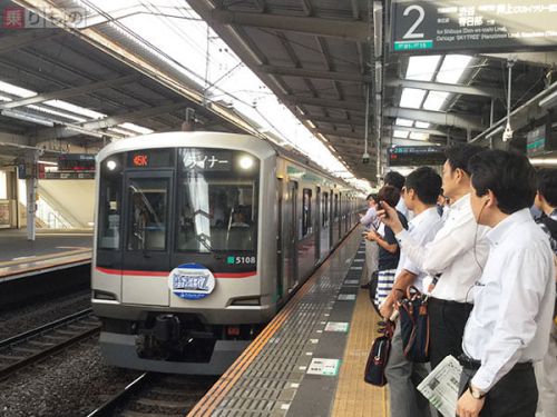 臨時特急「時差Bizライナー」、東急田園都市線で運行開始 平日早朝に1本(写真11枚)
