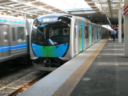 所沢駅でSトレイン1号を調査
