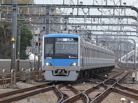 小田急電鉄 東京メトロ千代田線直通 通勤準急 松戸行き3 4000形
