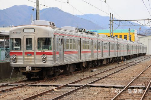 寂しさ込み上げる須坂駅