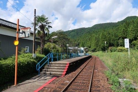 JR西日本 越前高田駅