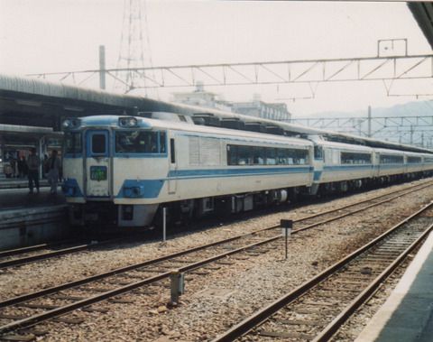 キハ181系「いしづち」(1989年5月・高松駅にて)