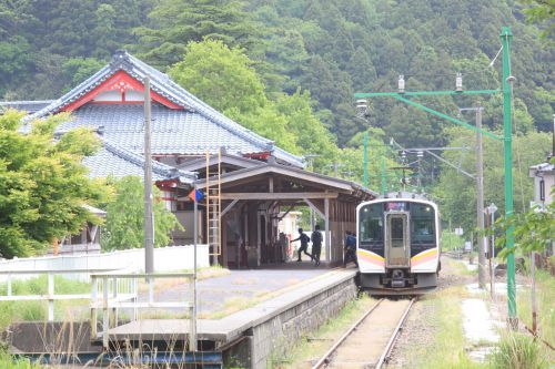 初めて訪れた弥彦駅